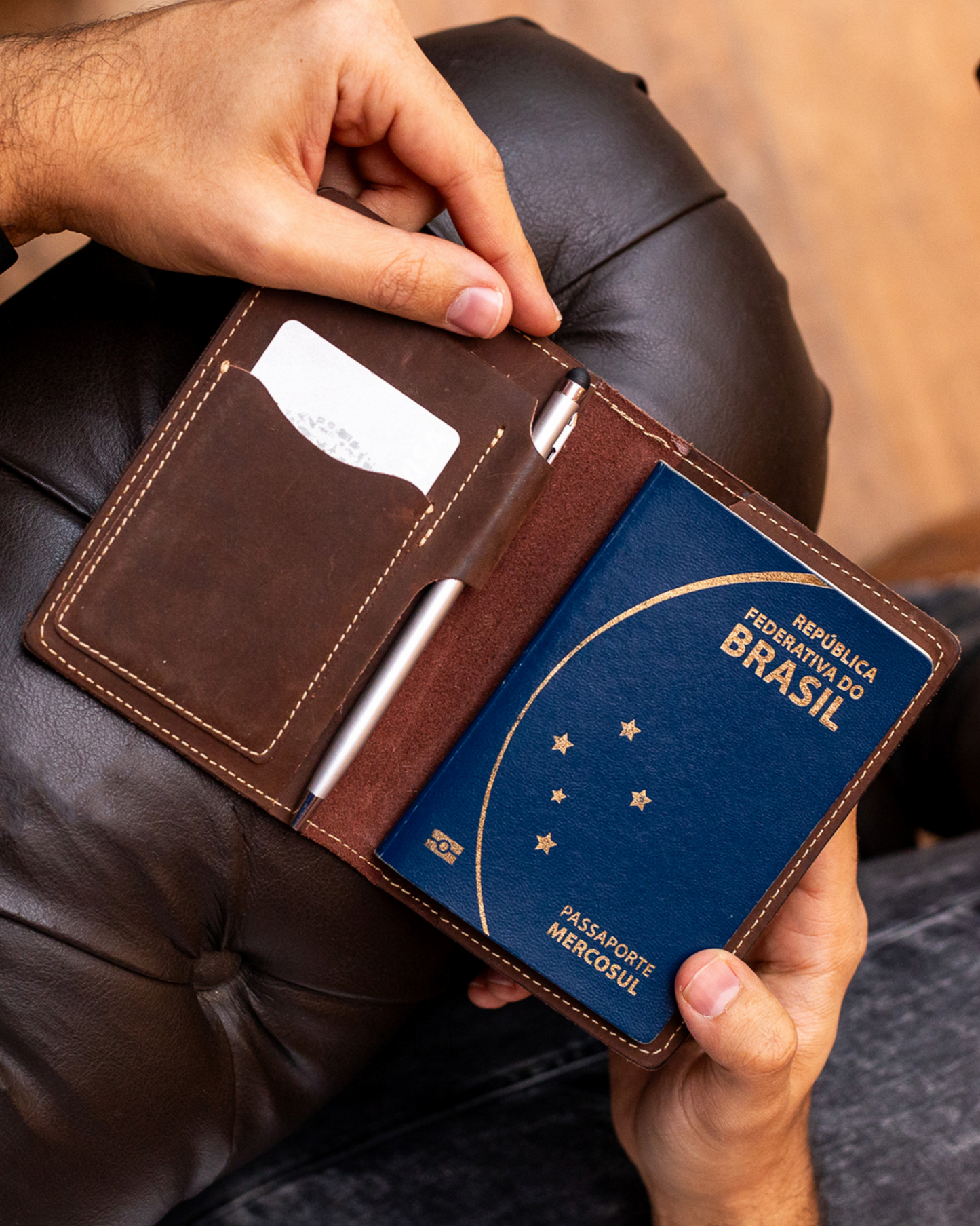 Kit Viagem (Necessaire Tatu + Porta Passaporte)